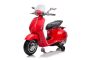 Elektrischer Aufsitz-Scooter Vespa 946 mit Rückwärtsgang, rot, lizenziert, Zusatzräder, 2 x 6-V-Batterie, 2 x 30-W-Motoren, Ledersitz, MP3-Player mit USB-Eingang